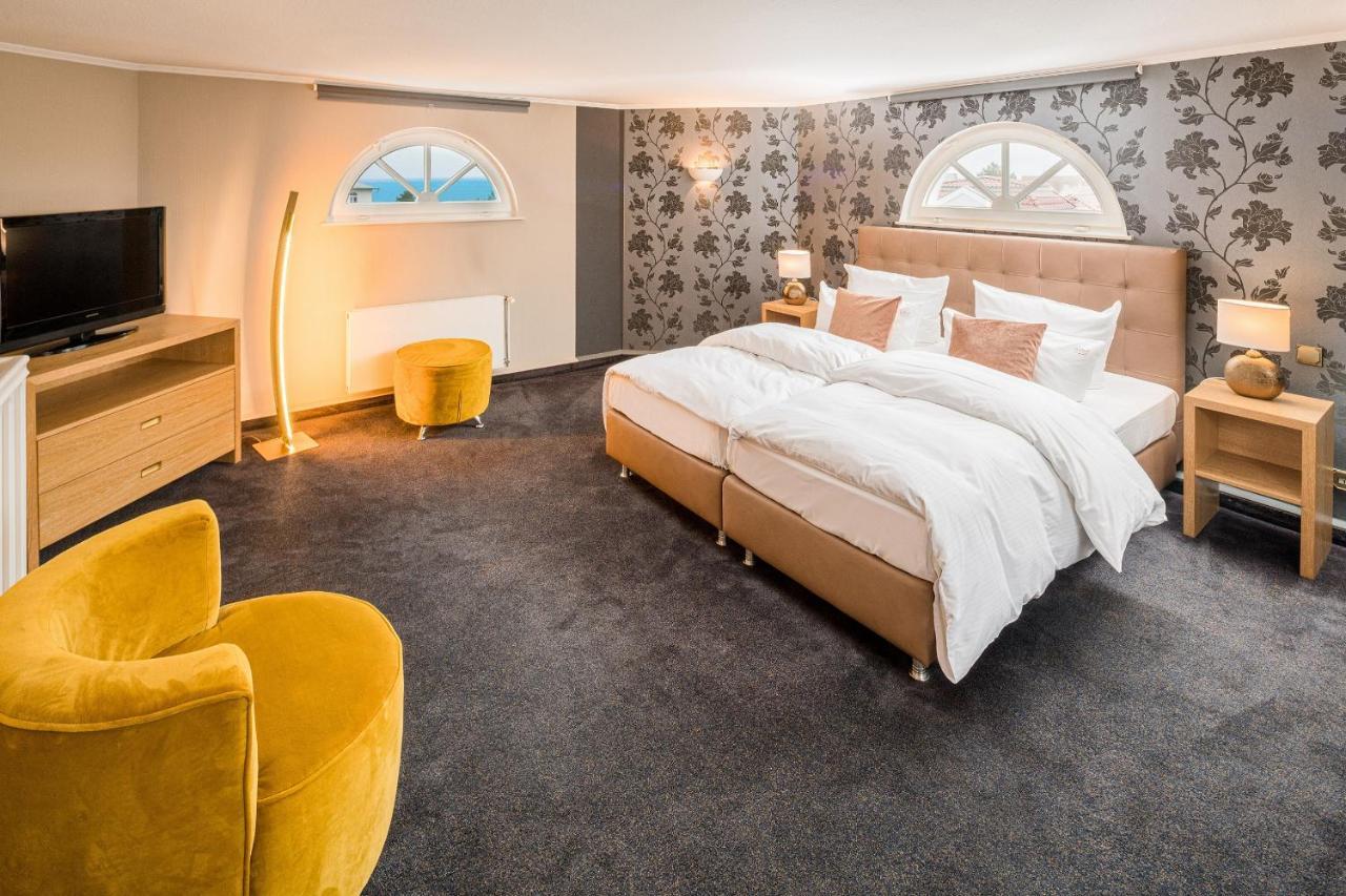 Hotel Residenz Waldkrone Kuhlungsborn Bagian luar foto