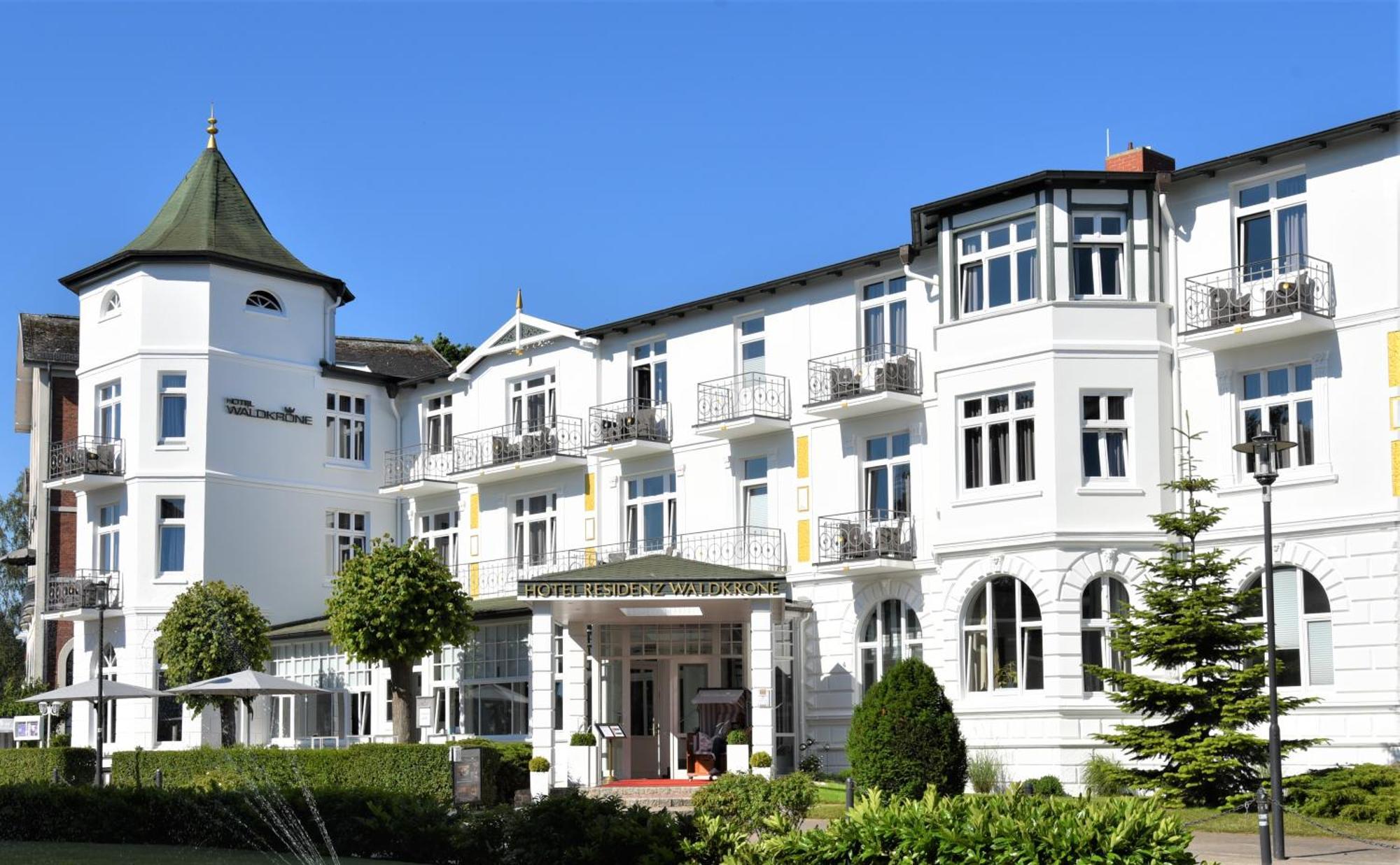 Hotel Residenz Waldkrone Kuhlungsborn Bagian luar foto